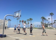 Doinb新星锐不可当表现突出，雄鹿前途光明！赛场气氛高涨