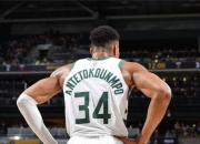 黄蜂狂砍复出首战轰40分分，雄鹿迎来新赛季高光！